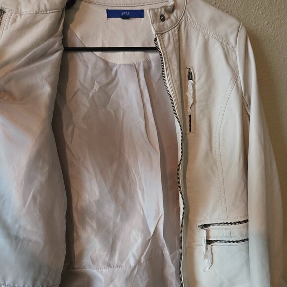 This is a wonderful faux leather jacket - Picture 4 of 4